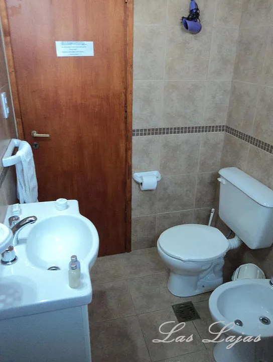 Baño de la cabaña, Complejo Las Lajas, Merlo