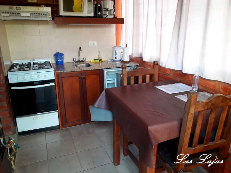 Cocina comedor equipada, Complejo Las Lajas, Merlo